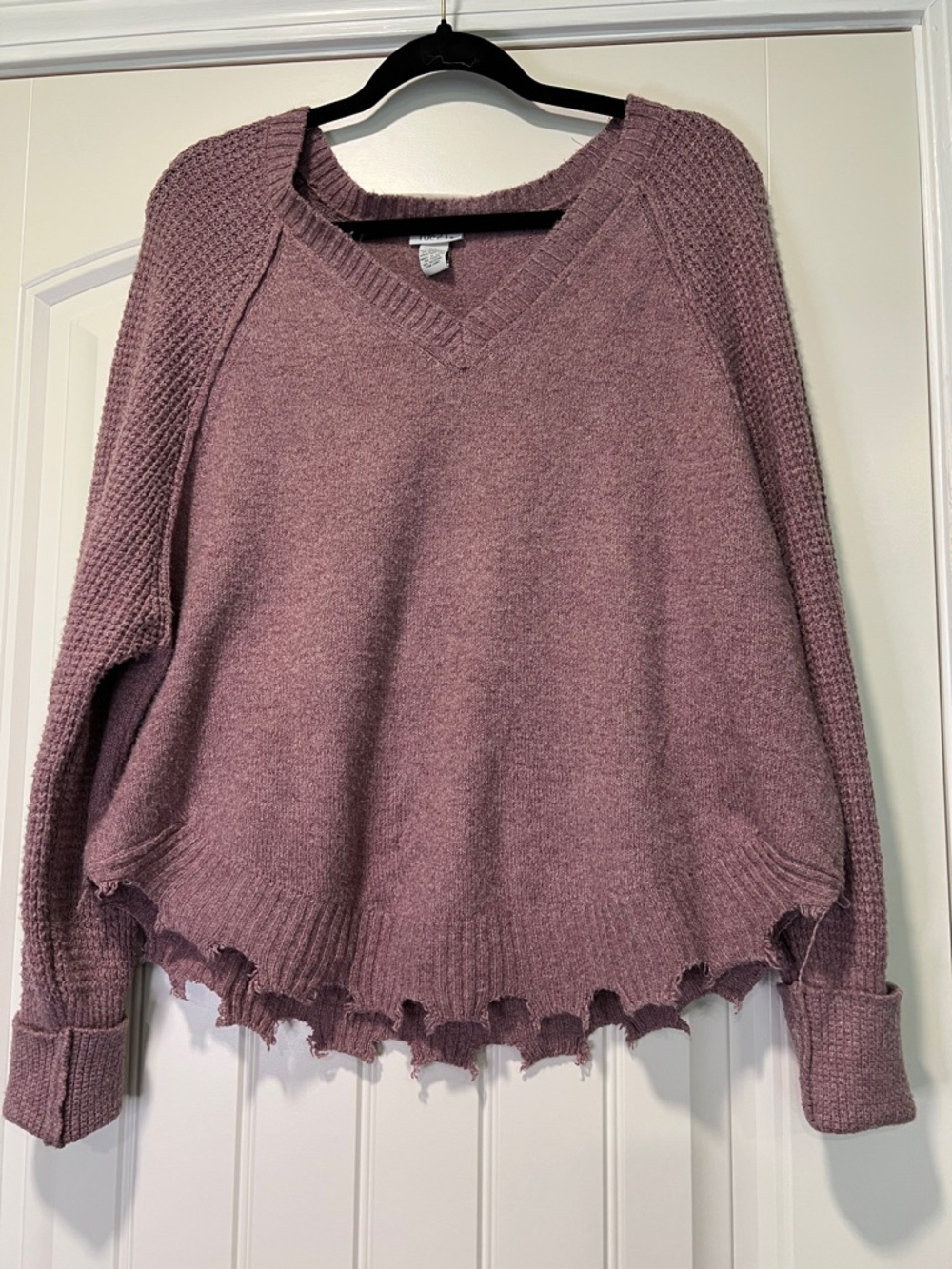 Rue21 Mauve V-Neck Distressed Hem Sweater